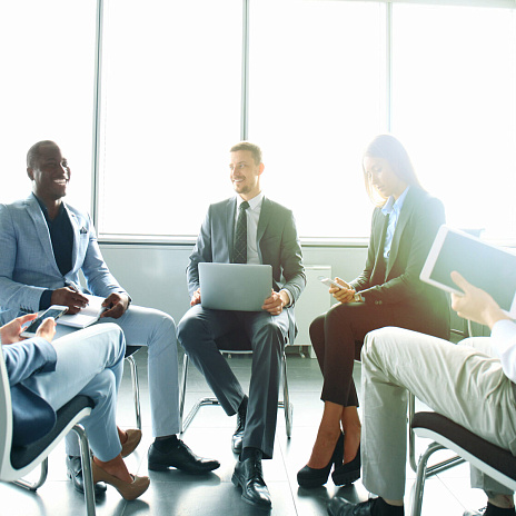 Запреты и ограничения на сделки с акциями и долями финансовых организаций