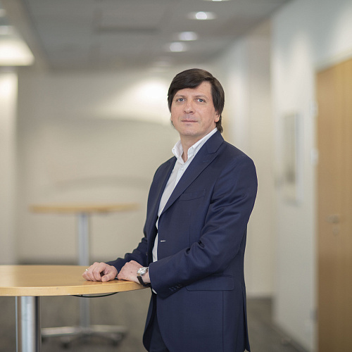 Олег Стратонов