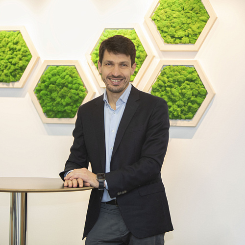 Антон Устименко