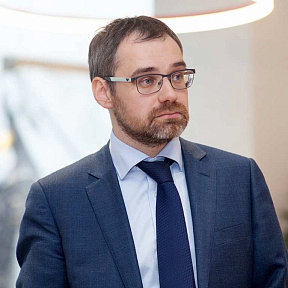 Илья Сухарников
